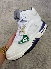 Jordan 5 blancas (con llavero)