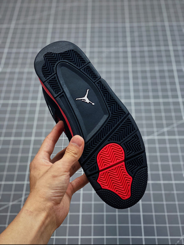 Jordan 4 Negras y rojas