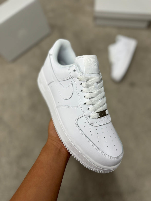 🏝️ NIKE AIR FORCE 1